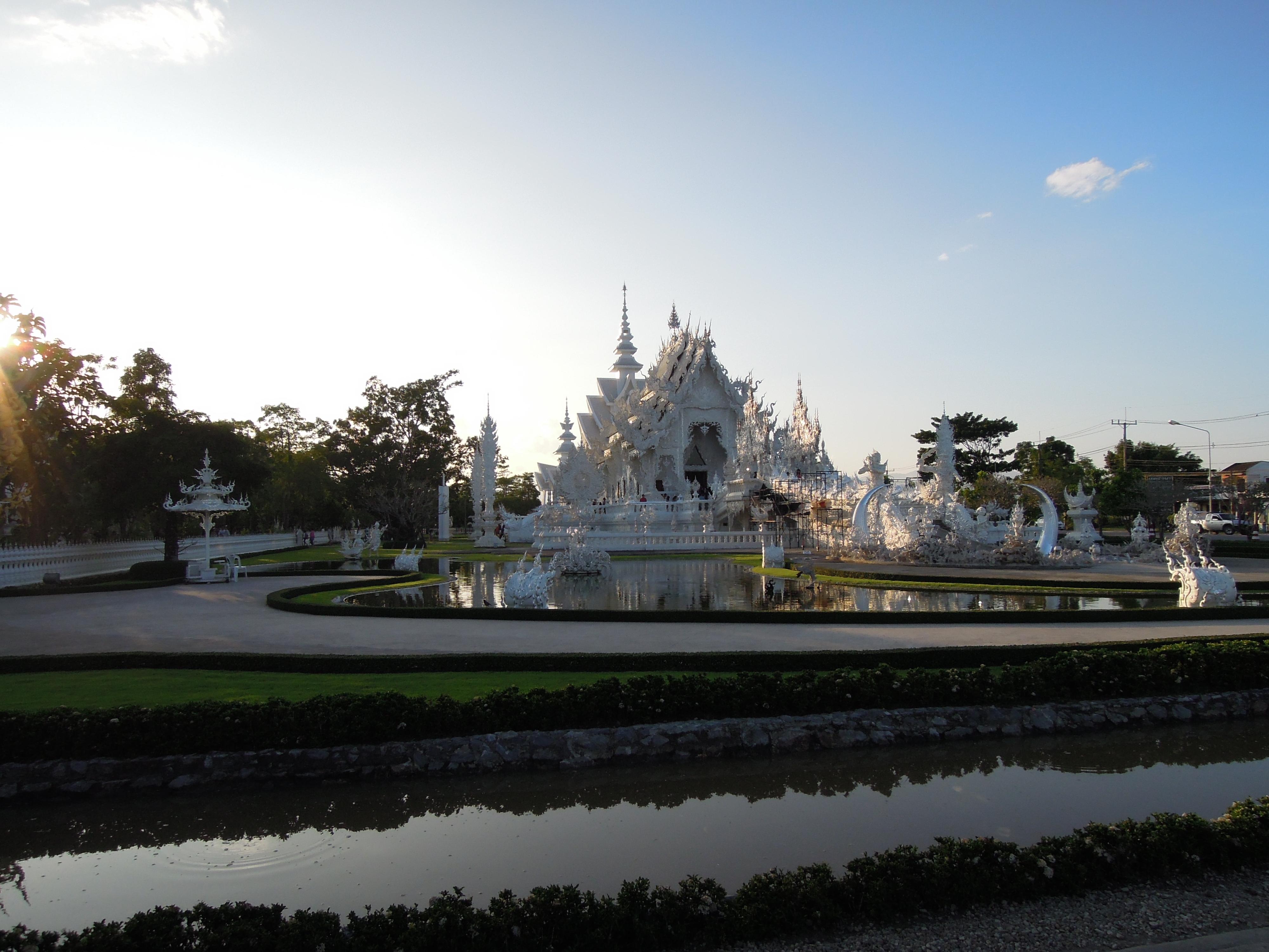 Wat Rong Khun, Biała Świątynia niedaleko Chiang Rai, fot. M. Lehrmann