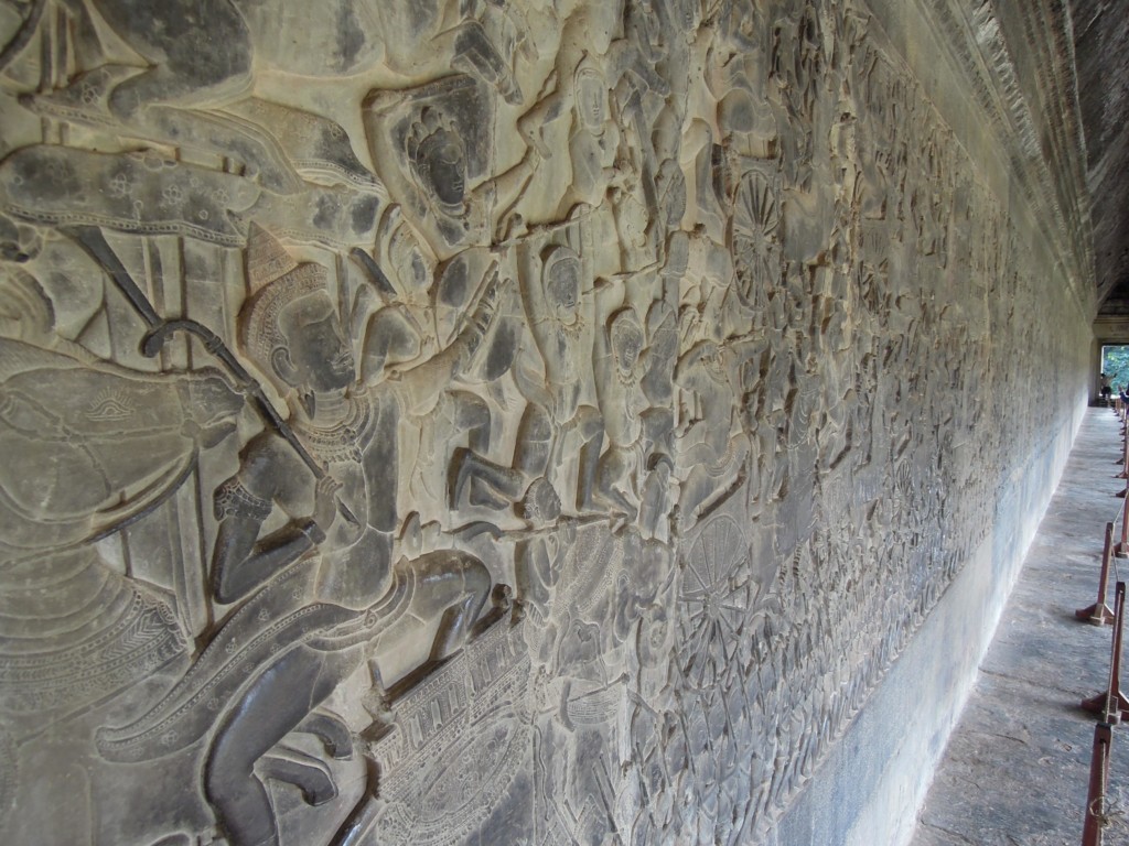 Płaskorzeźba w południowej galerii Angkor Wat przedstawia scenę bitwy o Kurukshetra z Mahabharaty, indyjskiej epopei, fot. M. Lehrmann