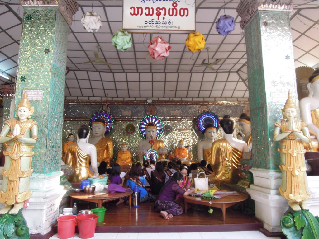 Modlitwa, Shwedagon Pagoda, fot. M. Lehrmann
