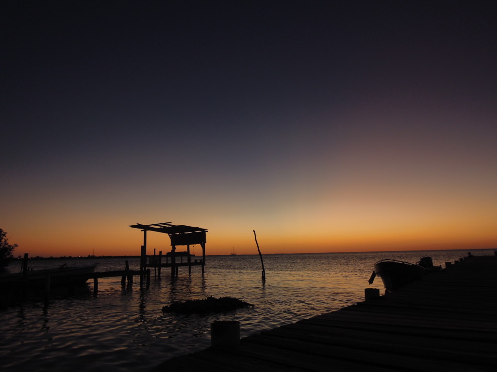 Zachód słońca nad Morzem Karaibskim, Caye Caulker, Belize, fot. M. Lehrmann