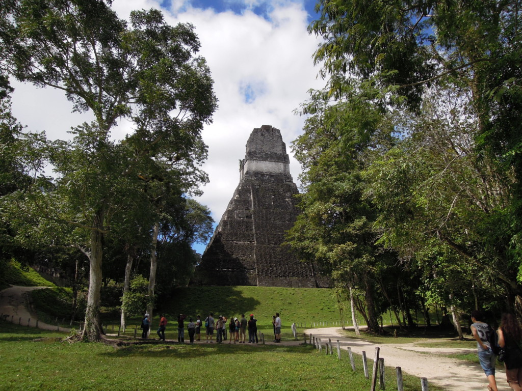Świątynia Wielkiego Jaguara, Gran Plaza, miejsce pochówku króla Jasaw Chan K’awiil, Tikal, fot. M. Lehrmann
